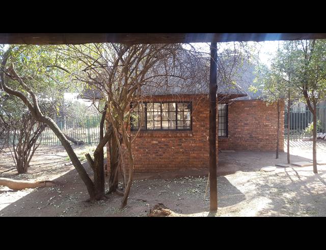 1 BEDROOM BUNGALOW TO LET IN WILLOW ACRES